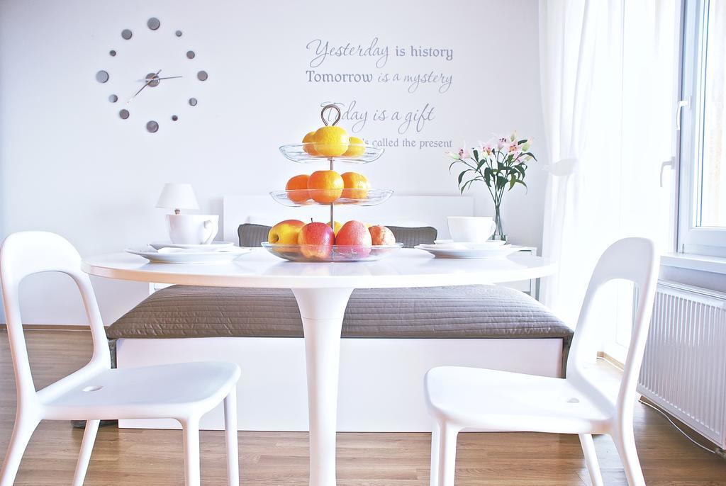 A Nice Place To Stay Apartments Praha Pokoj fotografie