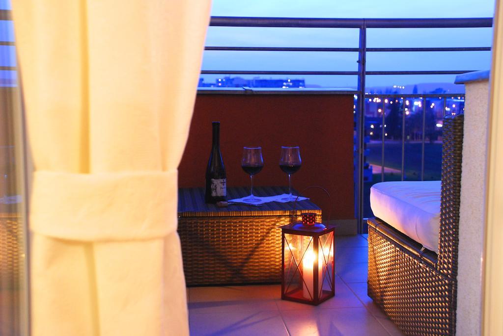 A Nice Place To Stay Apartments Praha Pokoj fotografie